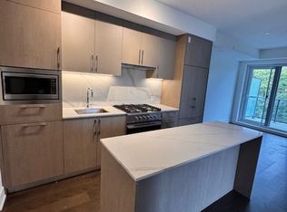 8 Manor Rd W #407, Toronto, ON M4S 0E6