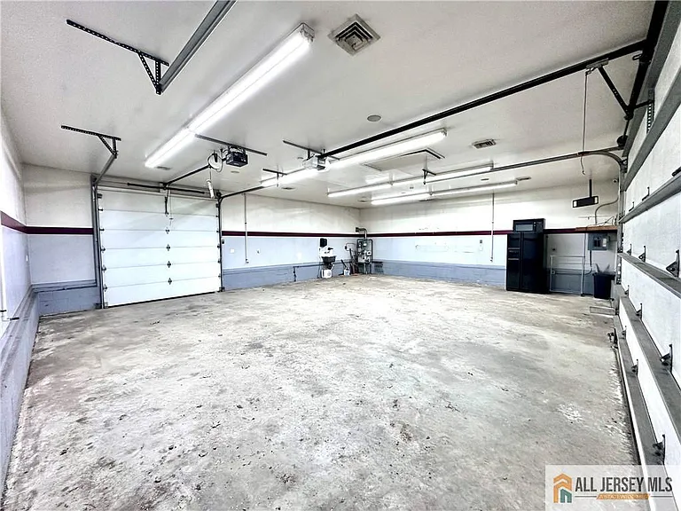 2370 US Highway 130 — Photo 19