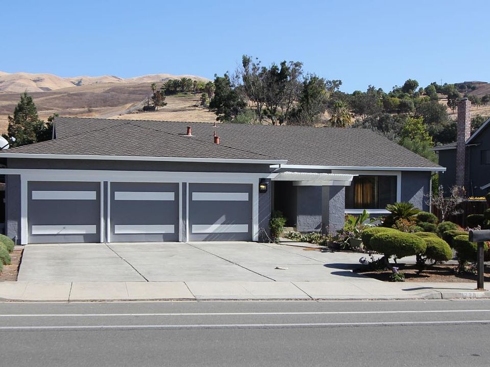1st image of 1228 N Park Victoria Dr