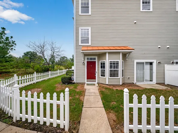 11711 Coppergate Dr Unit 101, Raleigh, NC 27614