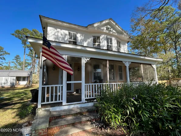 196 Bayview Drive, Stumpy Point, NC 27978