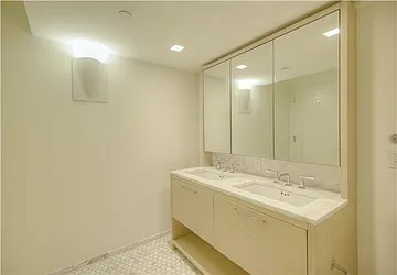 Rented by (Legacy) Elegran