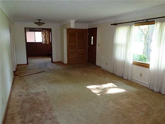3rd image of 28515 Snyder Dr