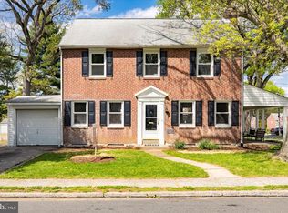 400 Shelbourne Rd, Havertown, PA 19083