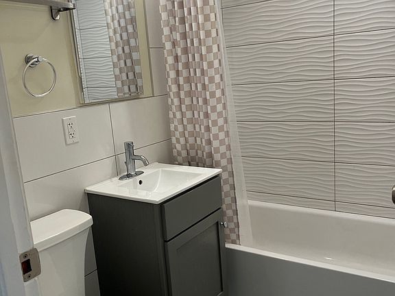 4th image of 2875 Greenwich St APT 103