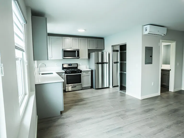 Grand View Apartments — Photo 26