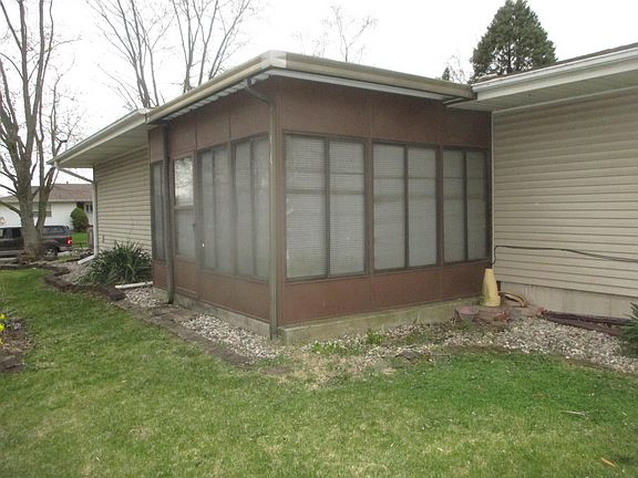 5th image of 2962 W 63rd Pl