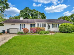 98 Granny Road, Farmingville, NY 11738