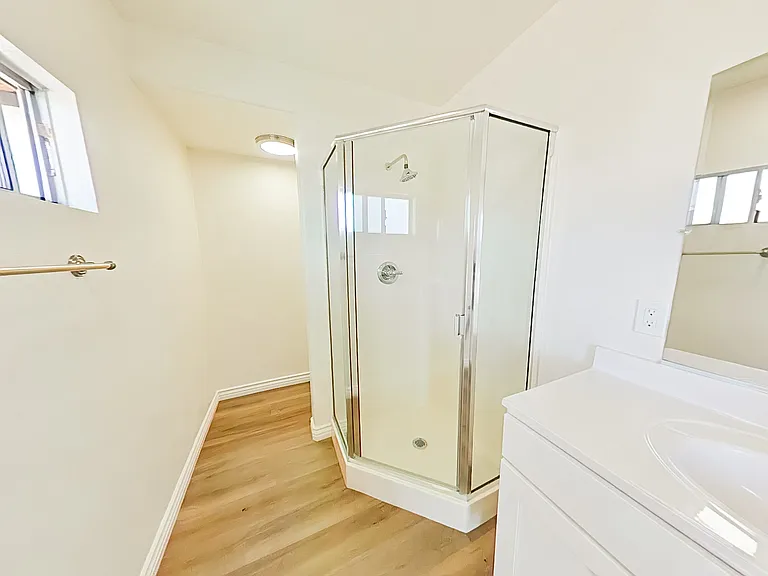 16229 Woodruff — Photo 22