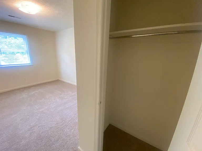 Beechwood Apartments — Photo 40