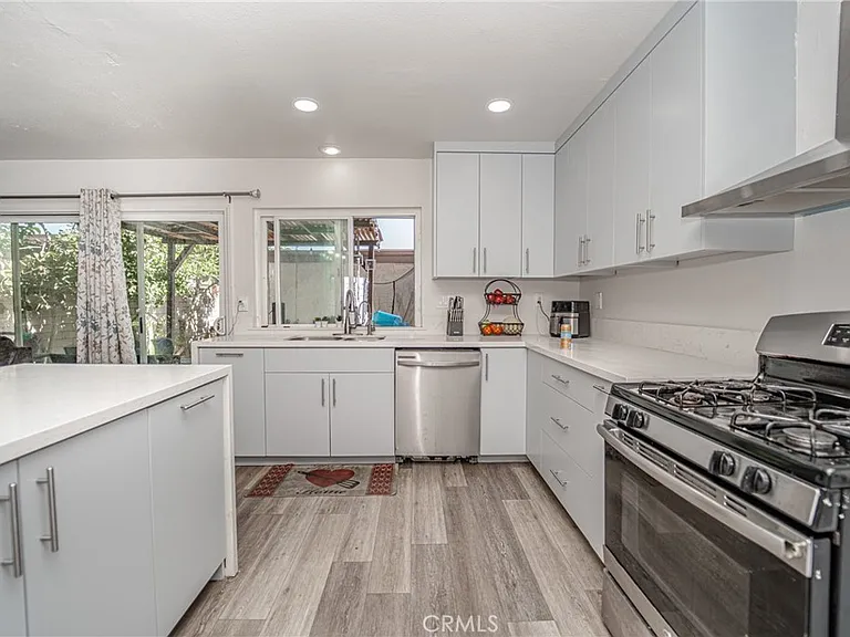 11321 Hart Way — Photo 13