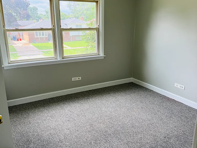 10737 S Lloyd Dr #8 — Photo 7