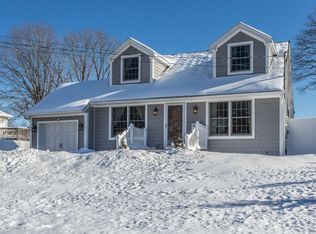 14 Lynhaven Pl, Commack, NY 11725