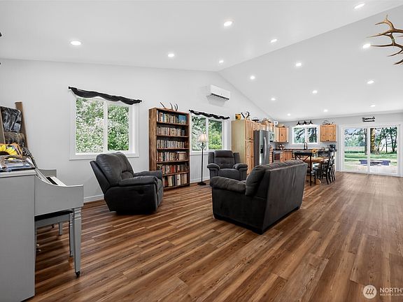 3rd image of 115 Walker Road #I
