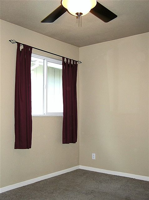 2nd image of 304 Forsythe Ln