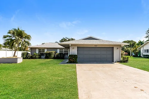 7307 Uranus Dr Photo 1