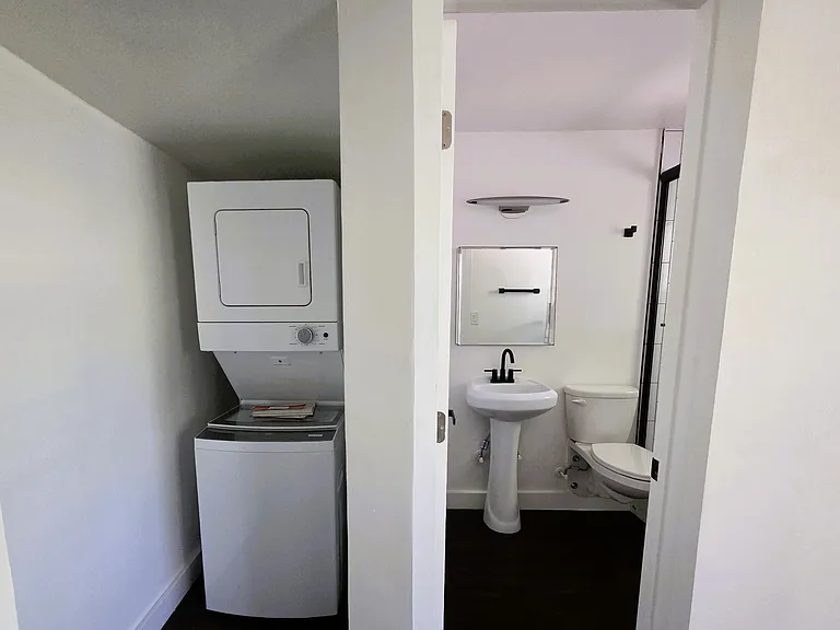 377 N 4th Ave #2 — Photo 8