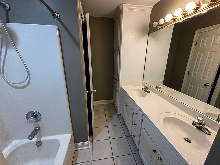 538 Brighton Cir — Photo 16
