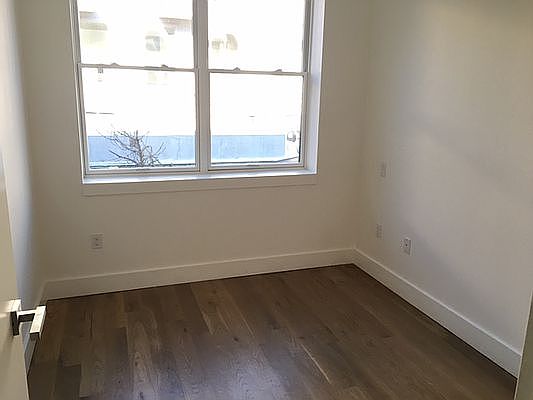 2nd image of 102 Manhattan Ave Floor 2