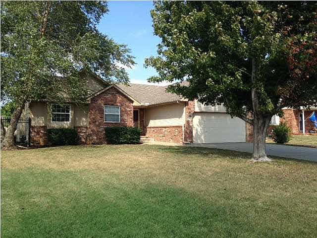 1st image of 2605 Rushwood Dr
