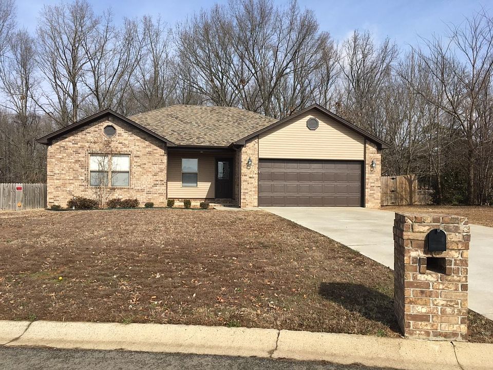 1st image of 18 Birchwood Dr