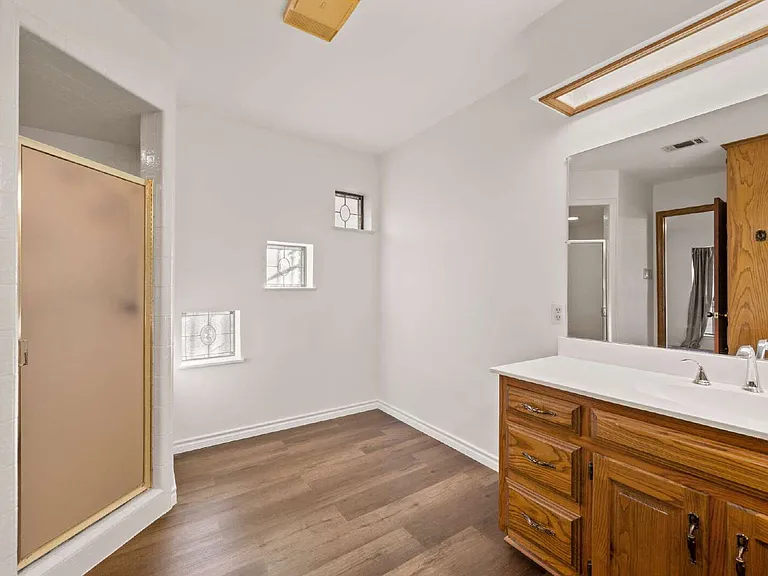 507 Crestview Dr — Photo 20