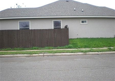 2nd image of 4801 Walnut St