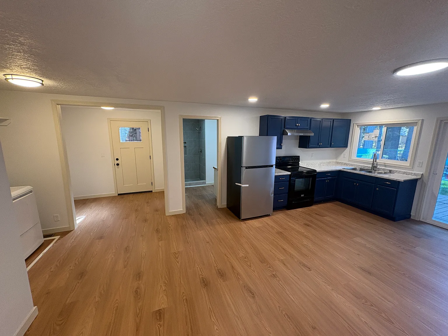 5302 Jeffrey Ct N — Photo 3