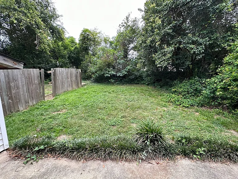 2131 Corinne St — Photo 7