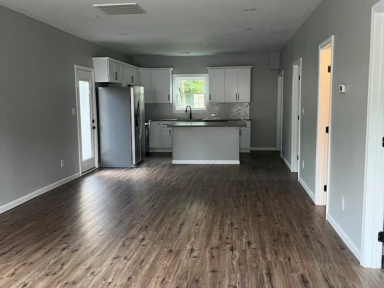 344 Mayflower Ave — Photo 3