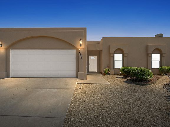 2nd image of 1932 Bentley Dr