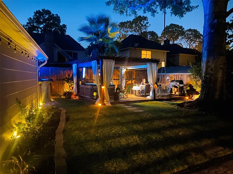 20610 Laurel Lock Dr — Photo 17