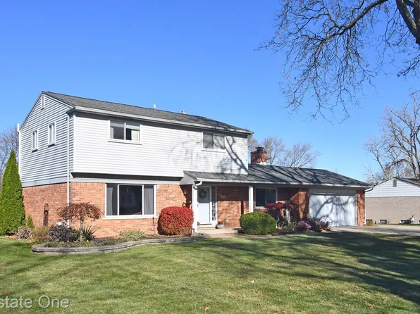 210 Lange Dr, Troy, MI 48098