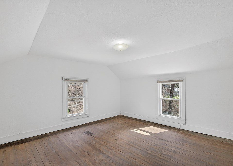 16th image of this home