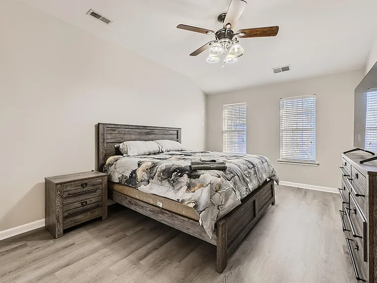 9918 Southampton Commons Dr — Photo 18