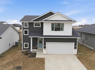 1731 Ashwood Ave, Norwalk, IA 50211