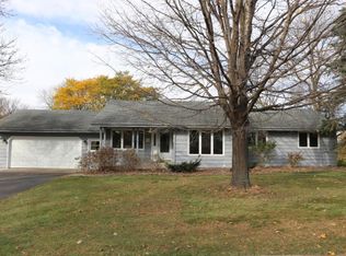 7360 Longview Cir, Chanhassen, MN 55317