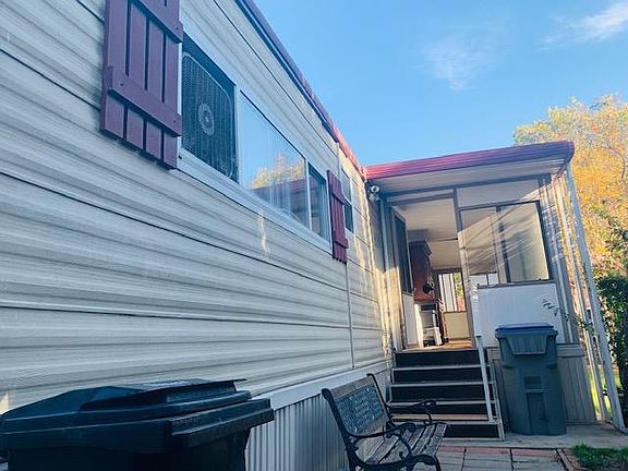 3rd image of 858 Spindrift Way #858