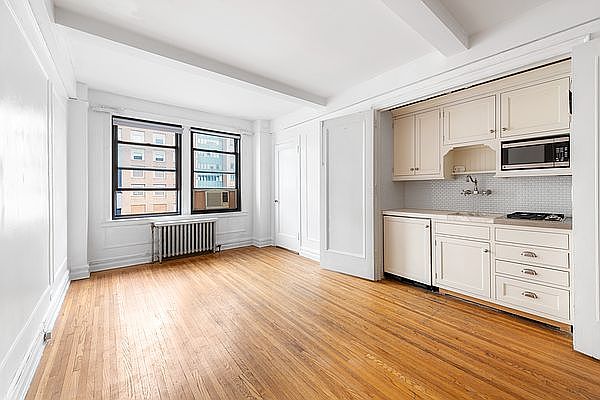 1st image of 457 W 57th St #1111