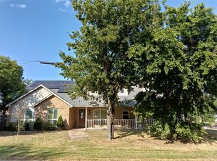 401 Pine Ln, Tolar, TX 76476