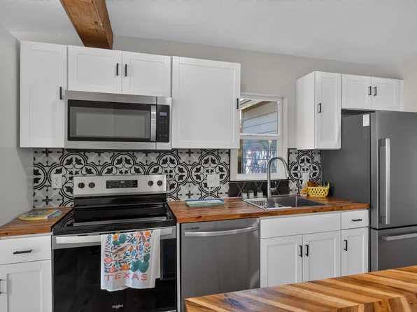 1109 Hickory St, Llano, TX 78643