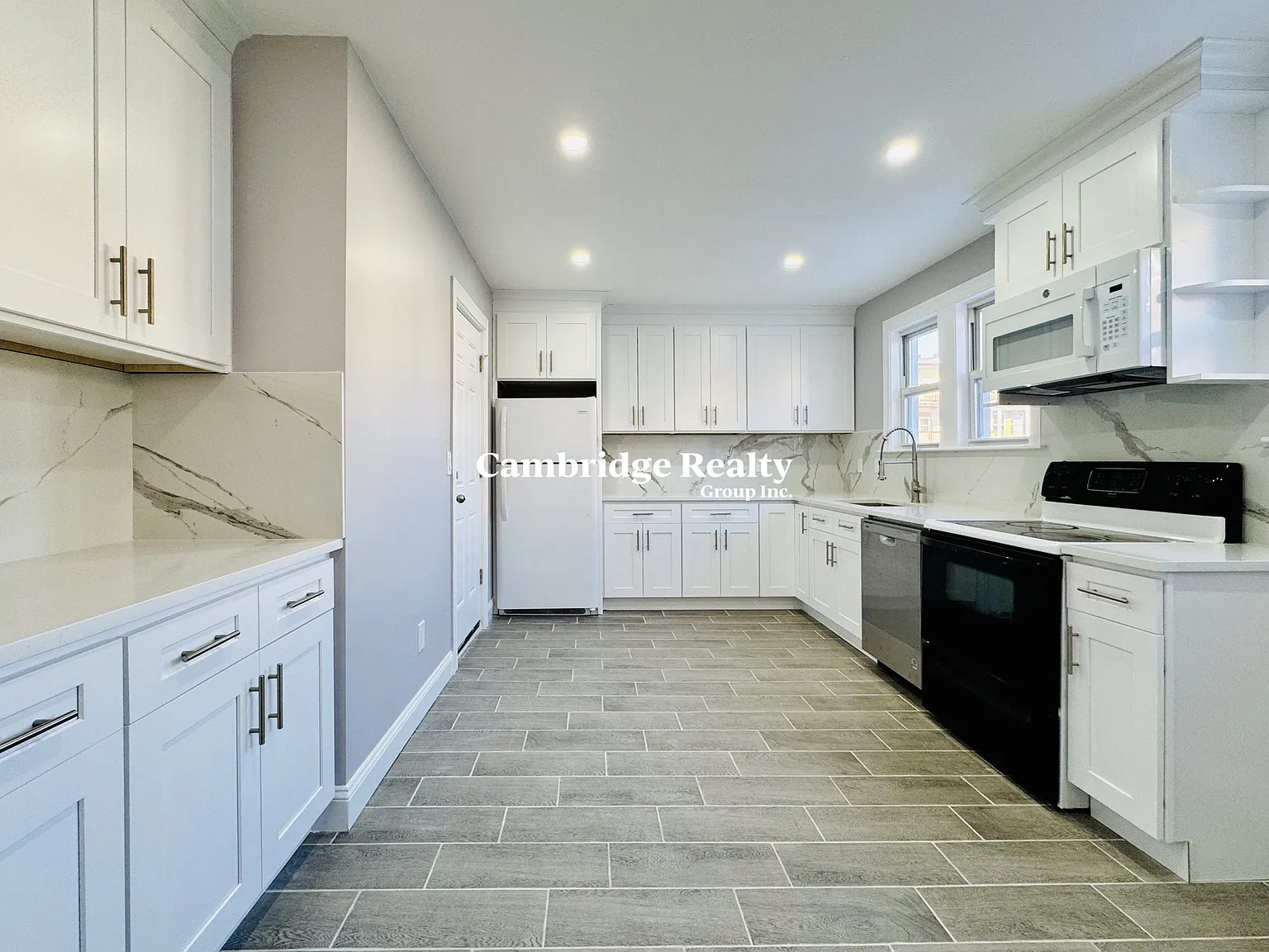 4 bed, 1.0 bath, $4,800 — Photo 2
