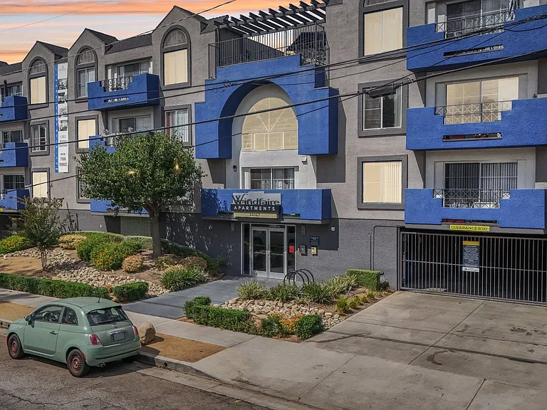 Windfaire Apartments — Photo 16
