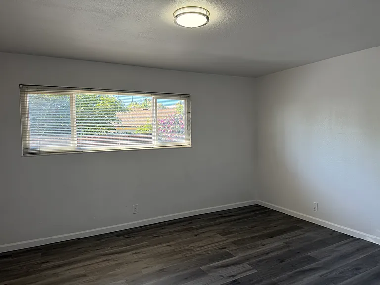 3609 Rowley Dr — Photo 13