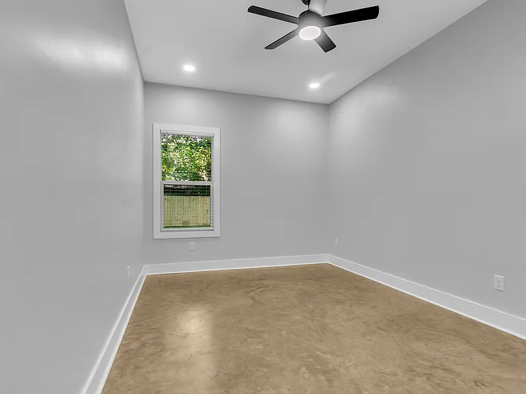 2132 Lyon Ave — Photo 19