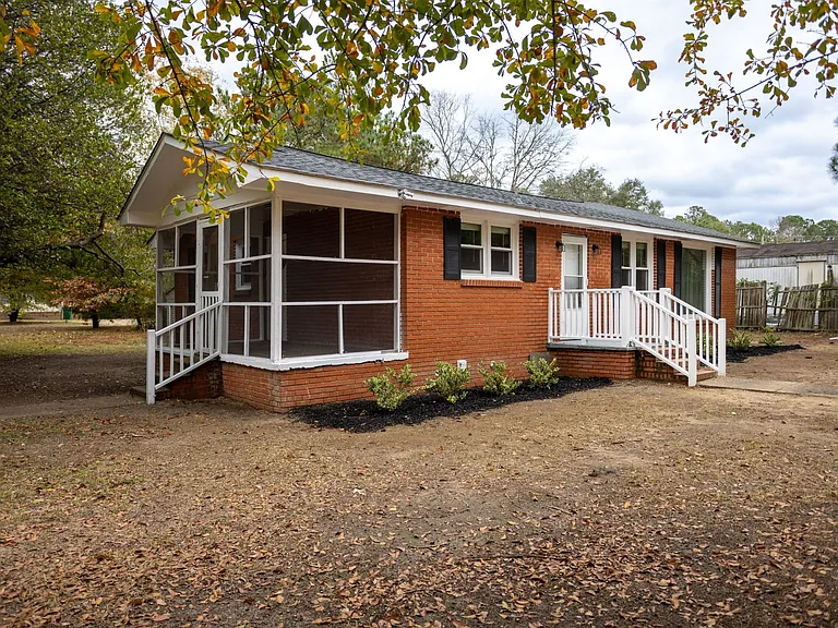 435 McCleary Ln — Photo 4