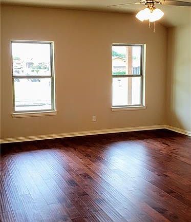 2nd image of 3401 Carverly Ave