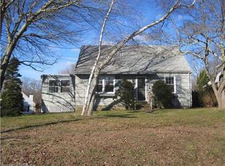 31 McElaney Dr, Niantic, CT 06357