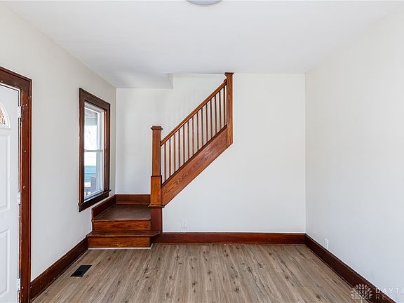 4th image of 14 Lawson Ave
