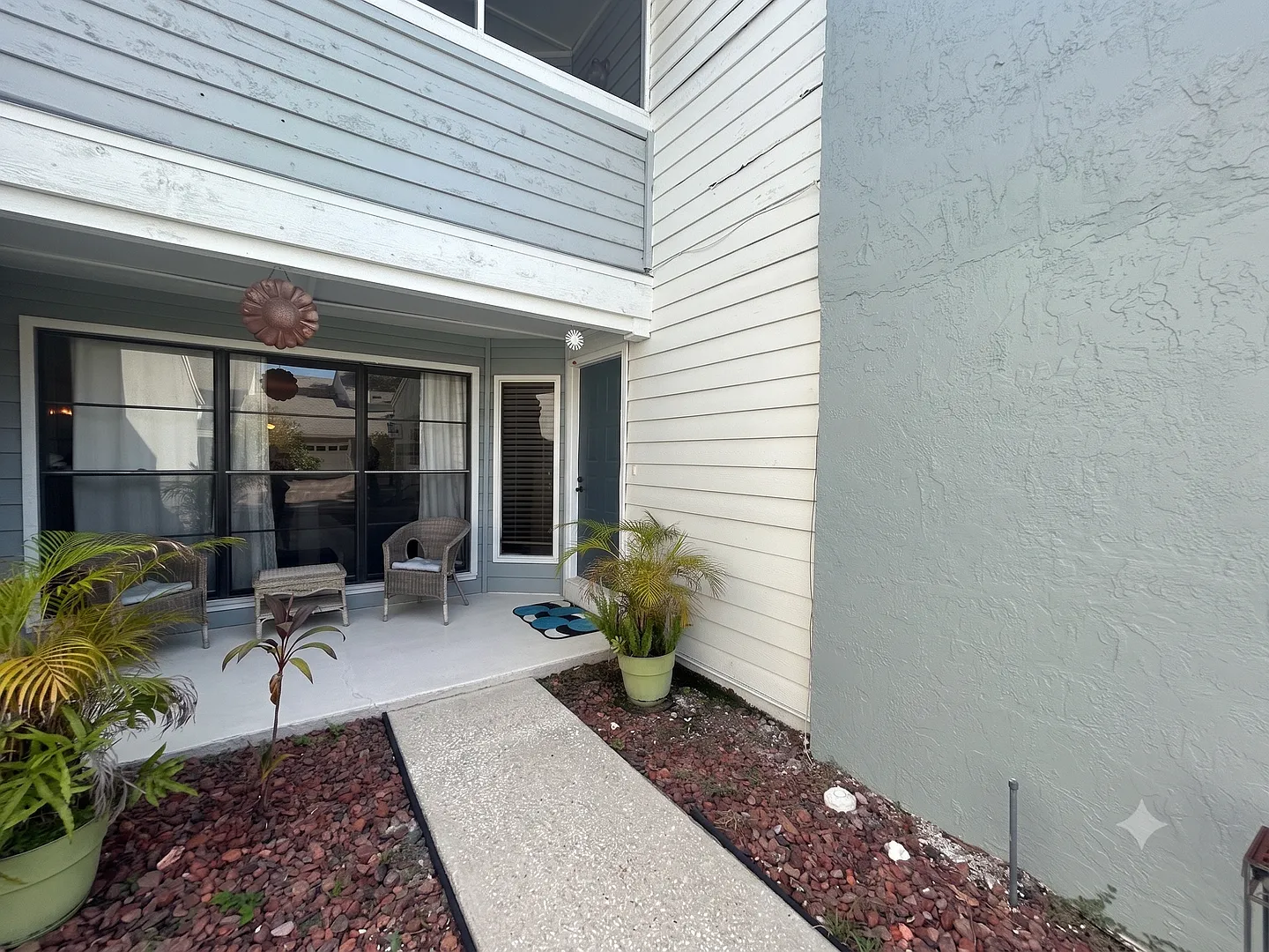 Beautifully Renovated 2 Bedroom, 2.5 Bathroom Townhome with Oversized Two-Car Garage in Tampa, FL — Photo 4